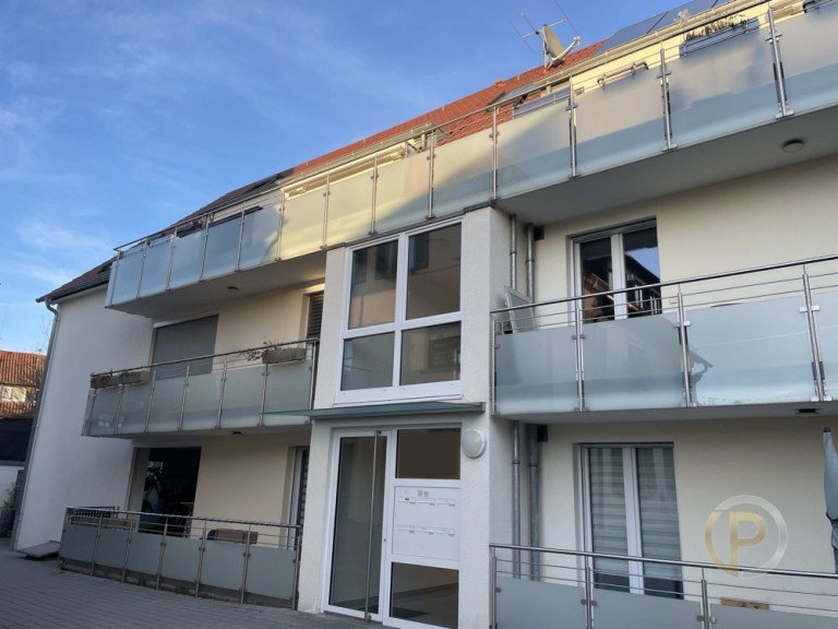 6-Fam. Haus Hofansicht Fellbach Mehrfamilienhaus Achtung Kapitalanleger und Aufteiler: 10 Wohneinheiten in Fellbach en bloc zu ver�u�ern